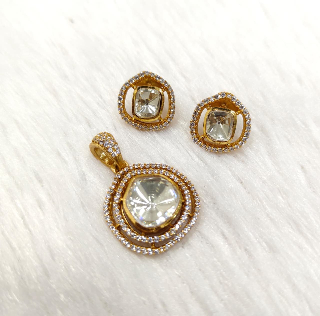 MOSSAINATE PENDANT SET