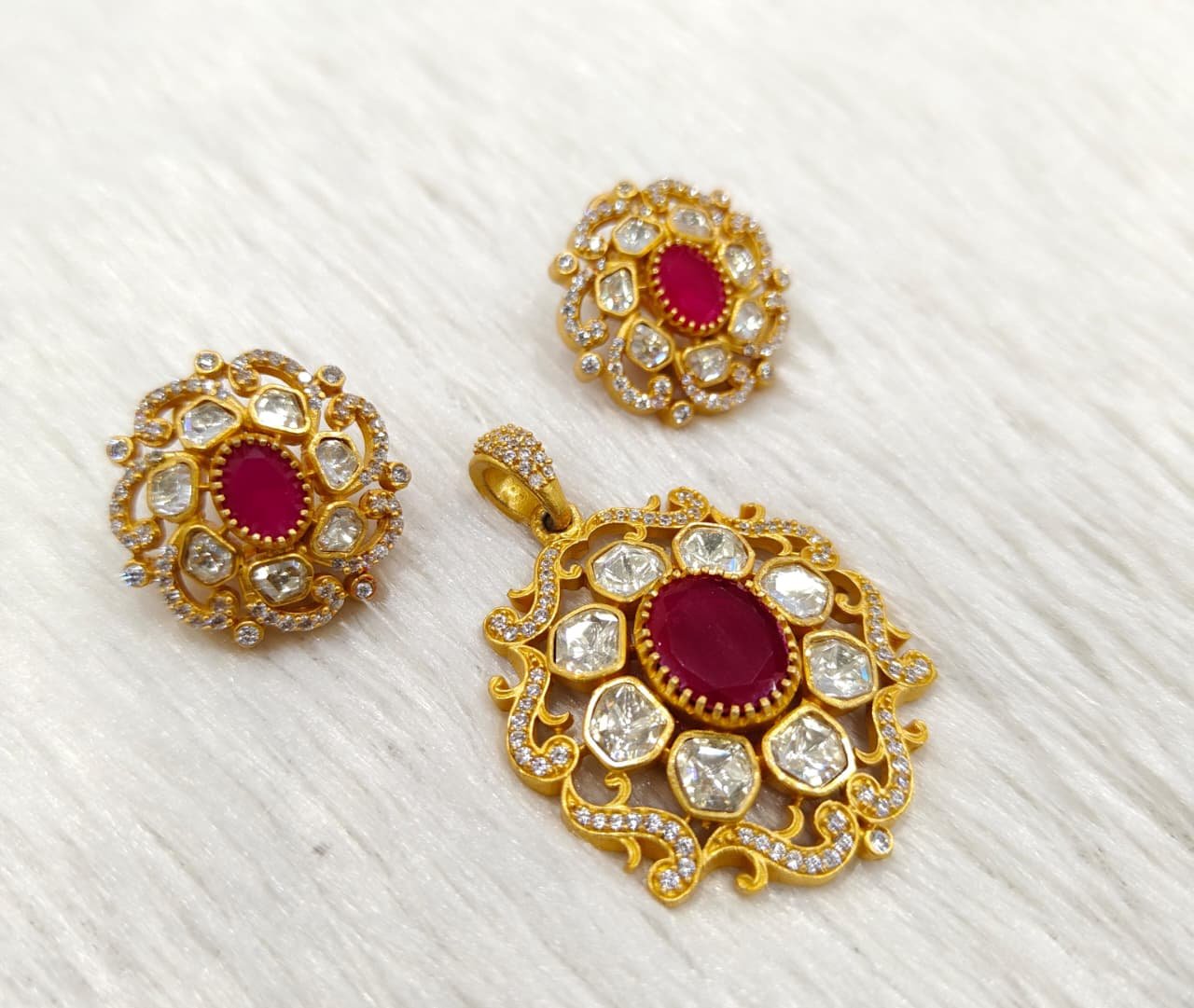 Ruby & mossainate Pendant Set